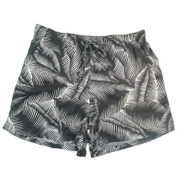 GAP Pants - Women’s Gap Tropical Print Black & White Shorts Size: M